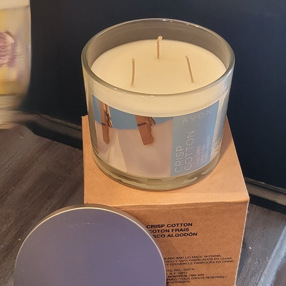 NIB 3 wick Crisp Cotton candle jar, fresh and bright